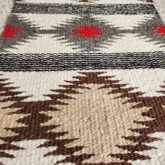 Genuine handmade Navajo rug with tags. - Picture 7 of 7